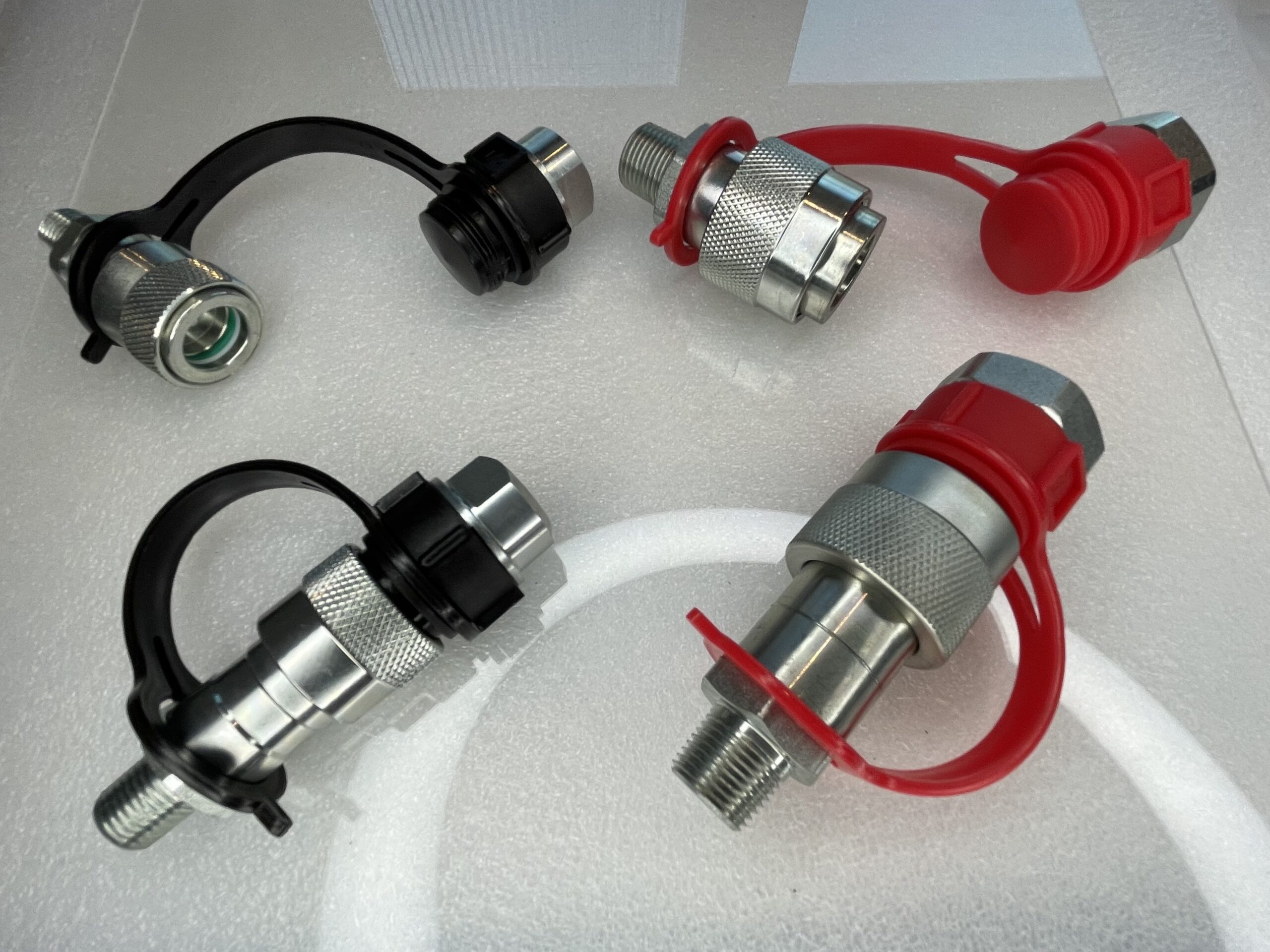 ข้อต่อสวมเร็ว หมื่นปอนด์ พร้อมฝาปิดกันฝุ่น | Quick coupling 10,000 psi with dust cap