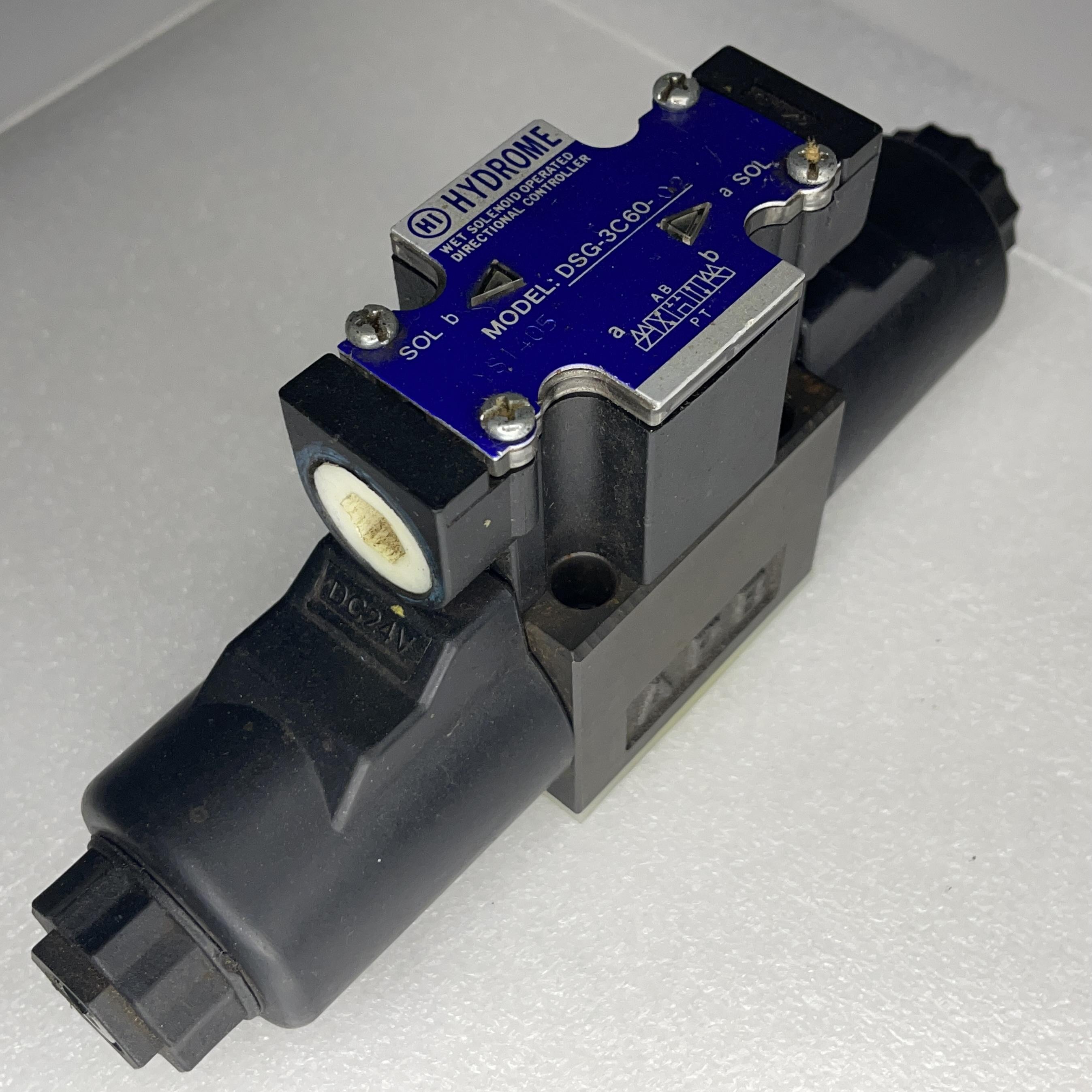 Solenoid Operated Directional Control Valve – stock clearance