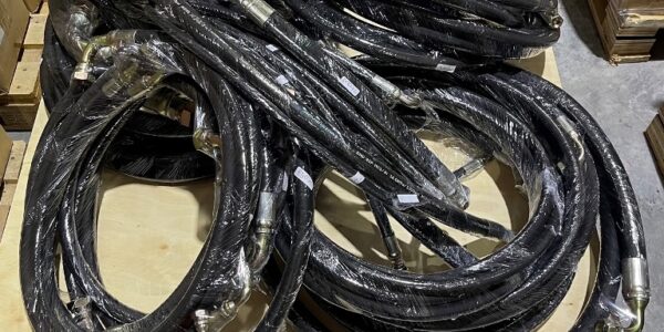 สายไฮดรอลิค และ ข้อต่อไฮดรอลิค สำหรับ รถเทศบาล – รถดูดโคลนล้างท่อ  คันที่ 2  ,  รถเทศบาล – รถเก็บขยะมูลฝอย